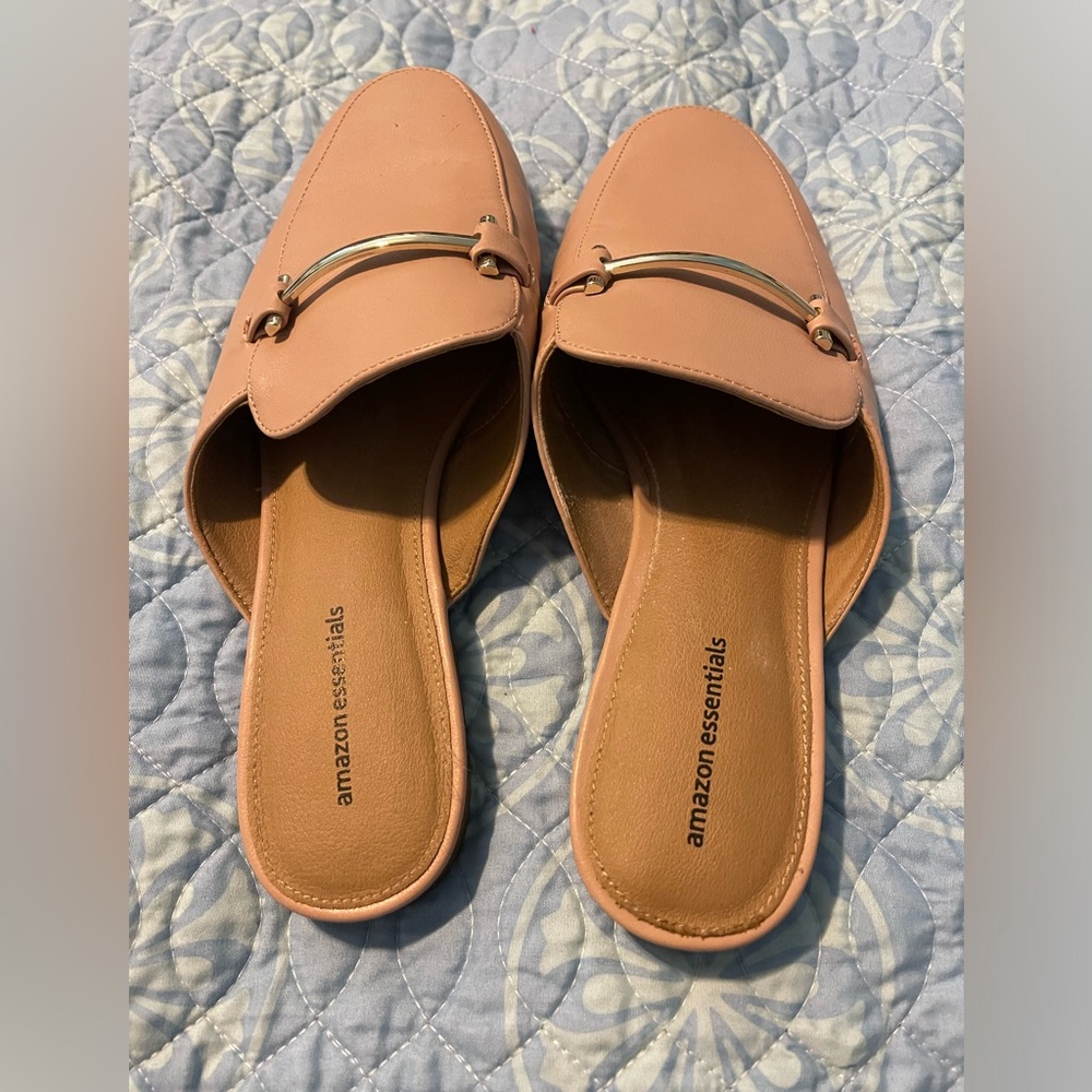 Women’s slides - Picture 2 of 3